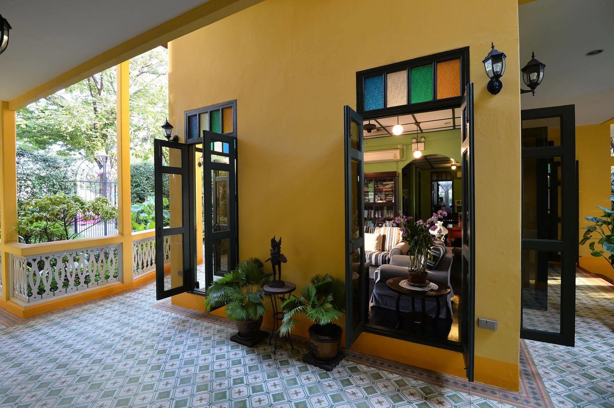 Baan Pra Nond Bed & Breakfast Bangkok Exterior photo